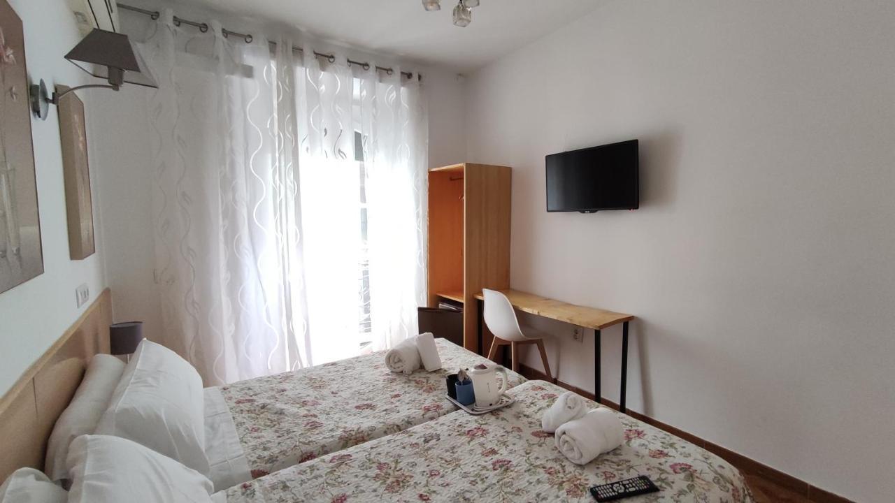 Hostal Aliste Madryt Zewnętrze zdjęcie