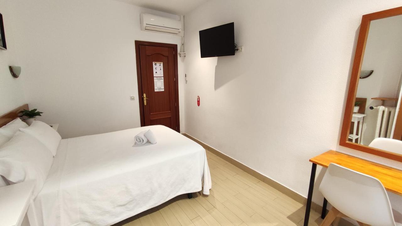 Hostal Aliste Madryt Zewnętrze zdjęcie