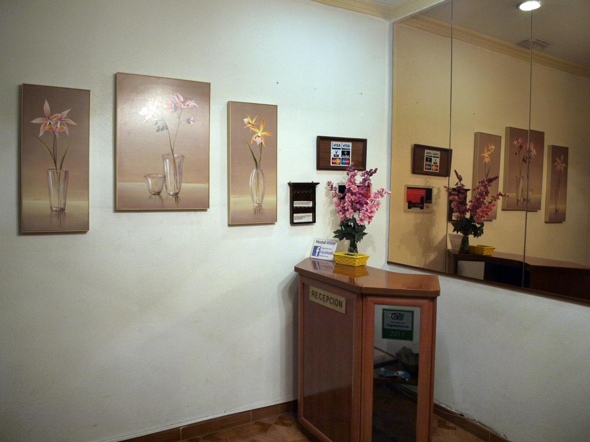 Hostal Aliste Madryt Zewnętrze zdjęcie
