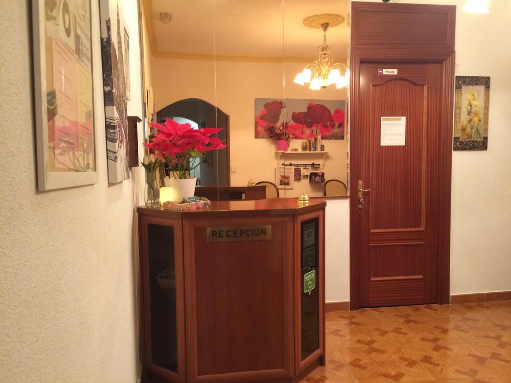 Hostal Aliste Madryt Zewnętrze zdjęcie