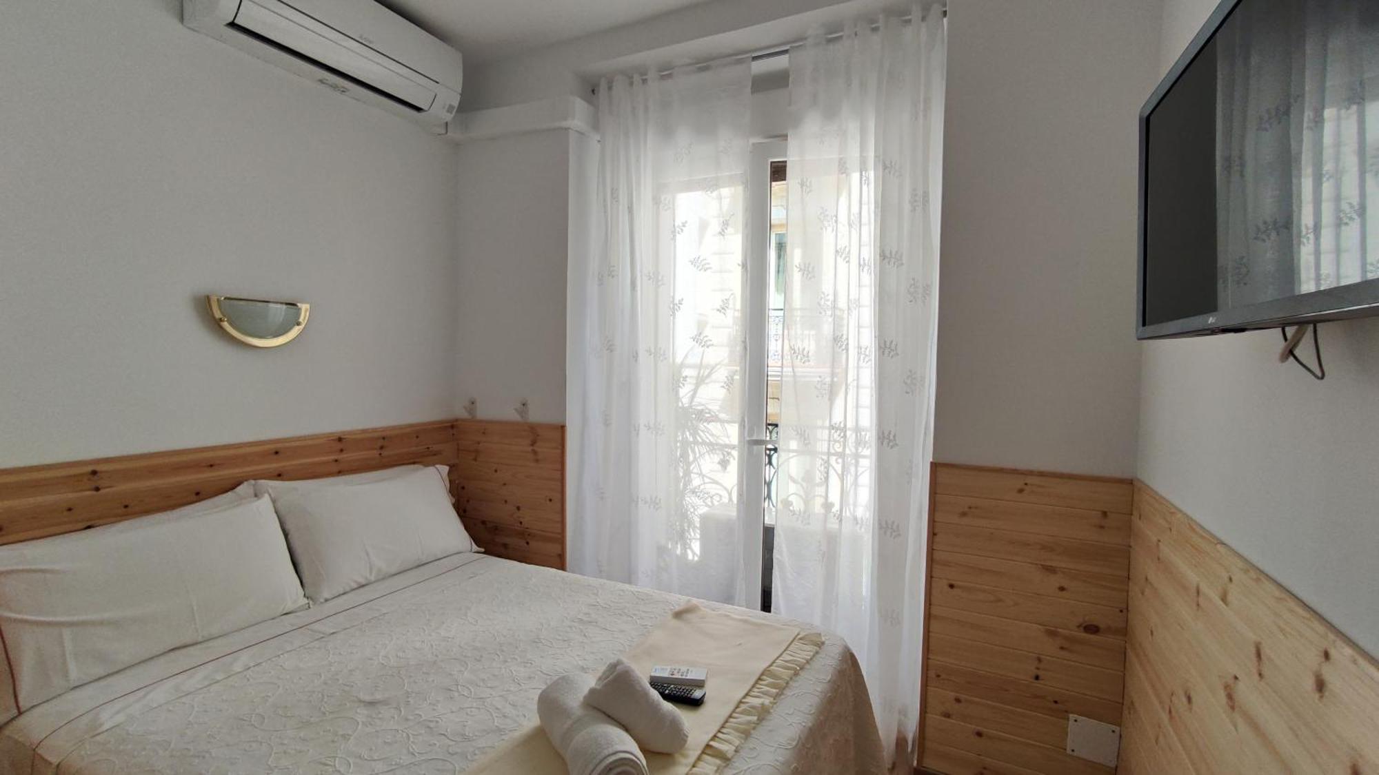 Hostal Aliste Madryt Zewnętrze zdjęcie