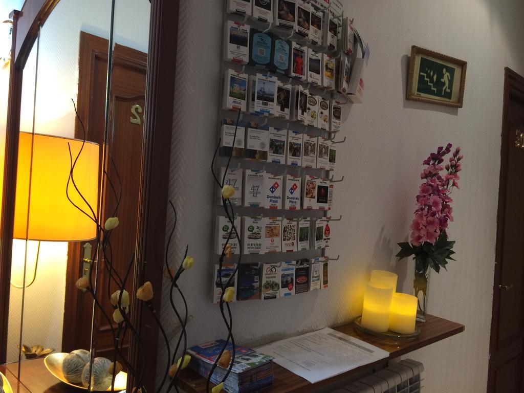Hostal Aliste Madryt Zewnętrze zdjęcie