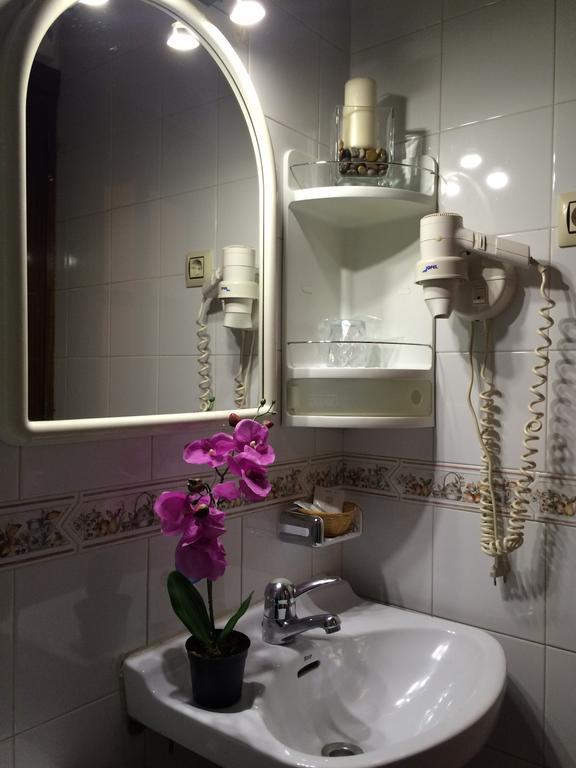 Hostal Aliste Madryt Zewnętrze zdjęcie
